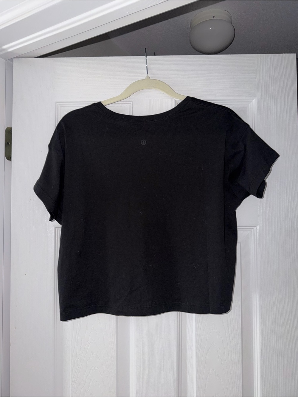 Lululemon black cates tee size 6 never worn - Picture 2 of 2